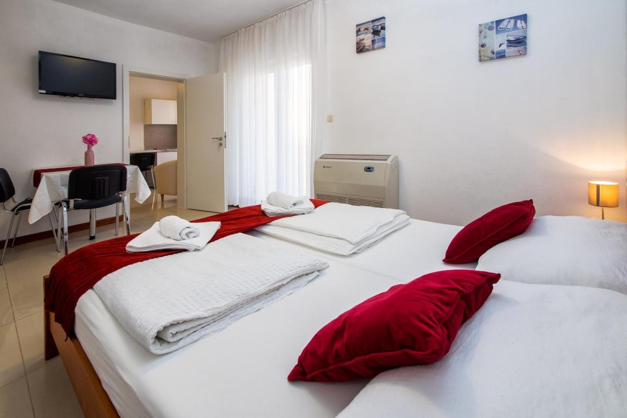 Apartments Toni 2000 Podstrana Bagian luar foto
