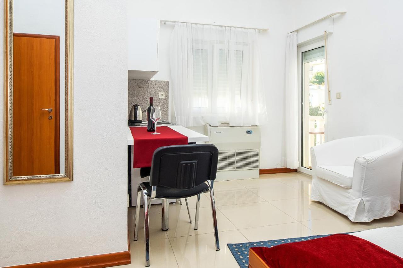 Apartments Toni 2000 Podstrana Bagian luar foto