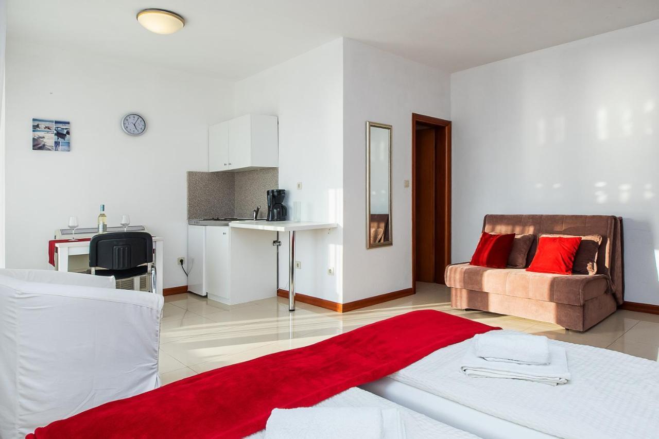 Apartments Toni 2000 Podstrana Bagian luar foto