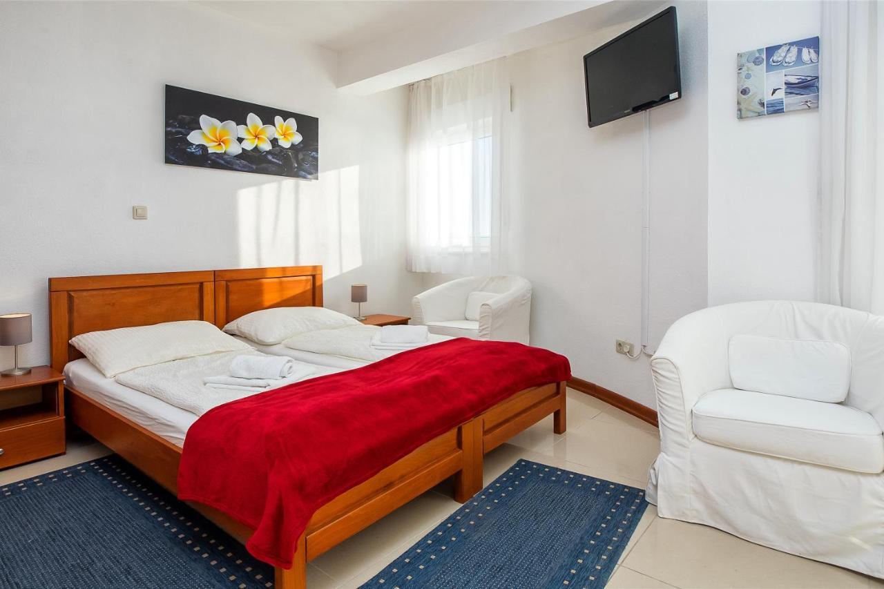 Apartments Toni 2000 Podstrana Bagian luar foto